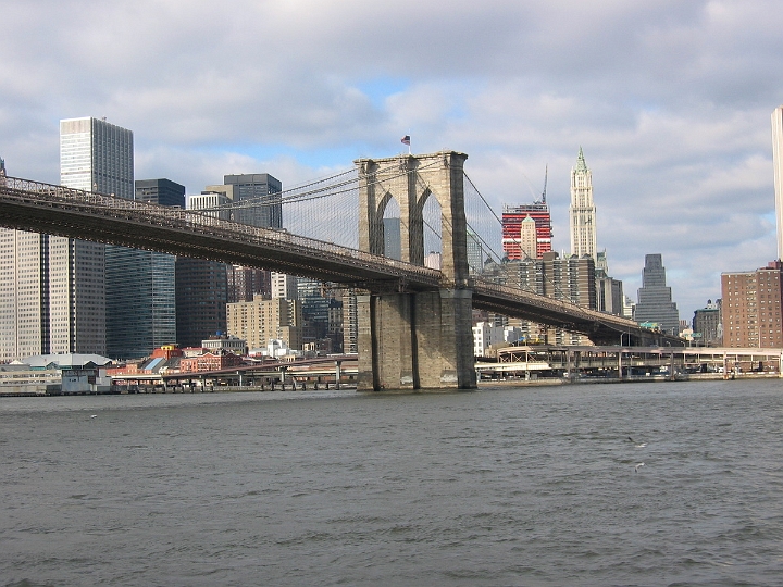15 Brooklyn bridge toward Manhattan side.JPG